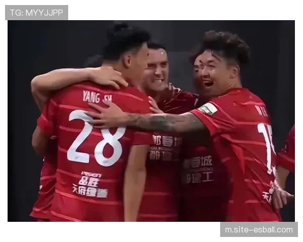 逼抢力度不足导致防线失衡球队痛失好局