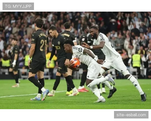 皇马8场丢12球防线不稳 除两场外均有失球暴露出球体系问题